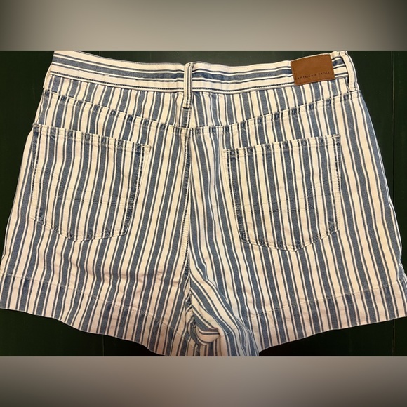 American Eagle woman’s Striped Jean Shorts - Picture 2 of 8